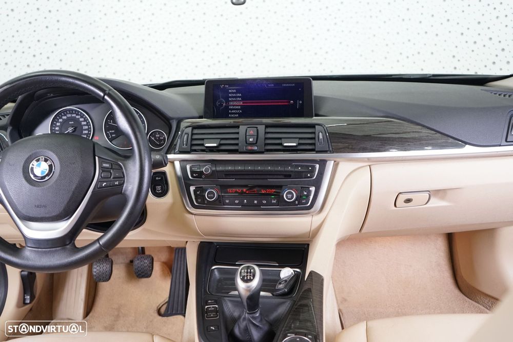 BMW 320 d Line Luxury - 30