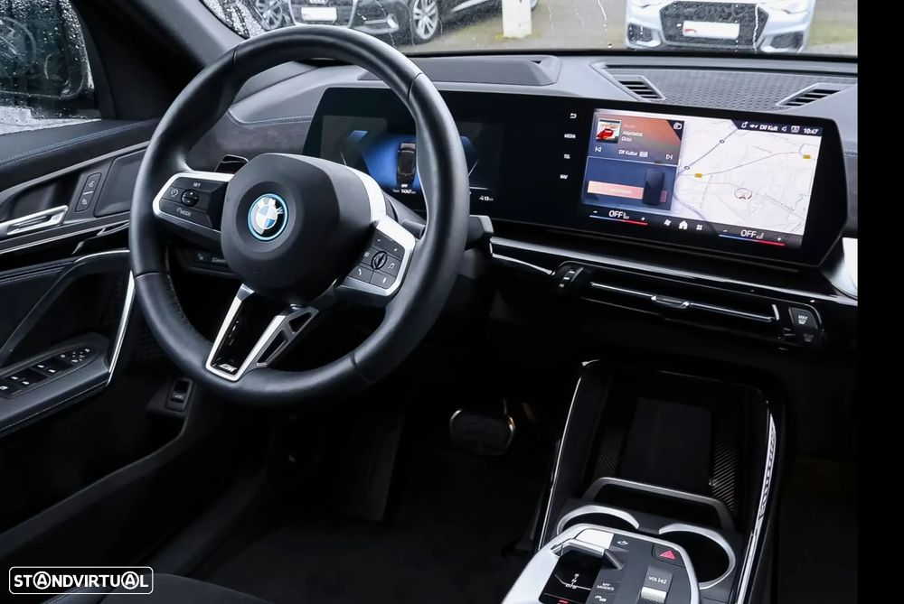 BMW iX2 eDrive20 Edição Desportiva M - 3