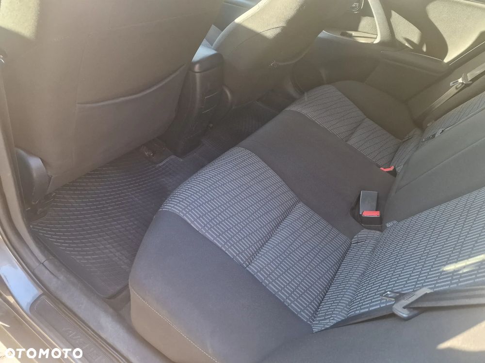 Toyota Avensis 1.8 Sol - 3