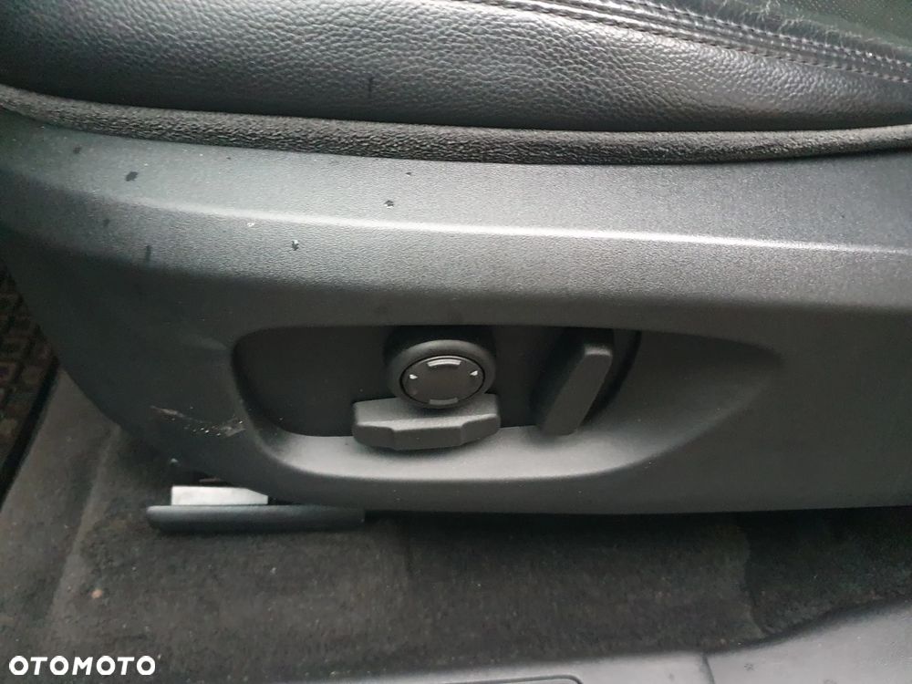 Land Rover Discovery Sport D180 HSE - 12