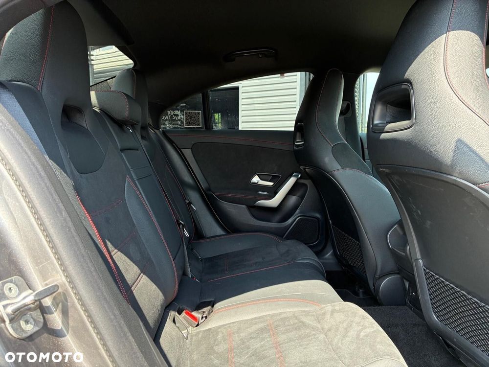 Mercedes-Benz CLA 200 Progressive 7G-DCT - 16