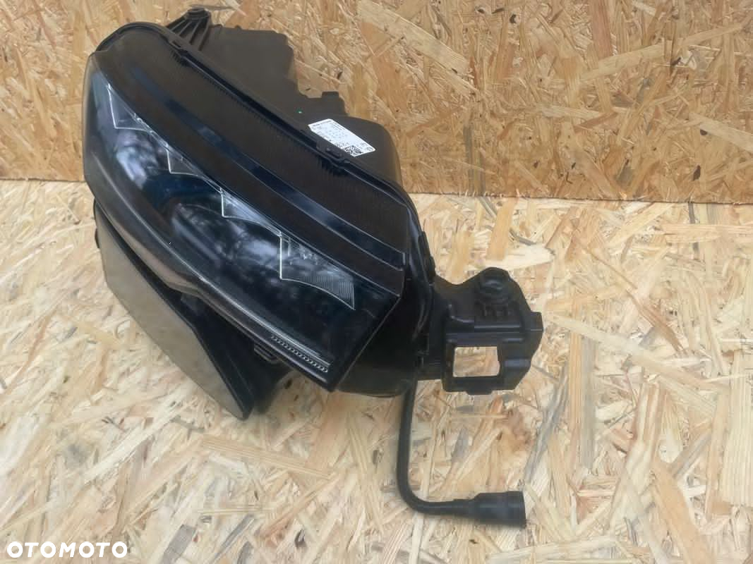 Skoda Karoq 2022 > Lift Prawa Przednia Lampa Full Led Europa - 7