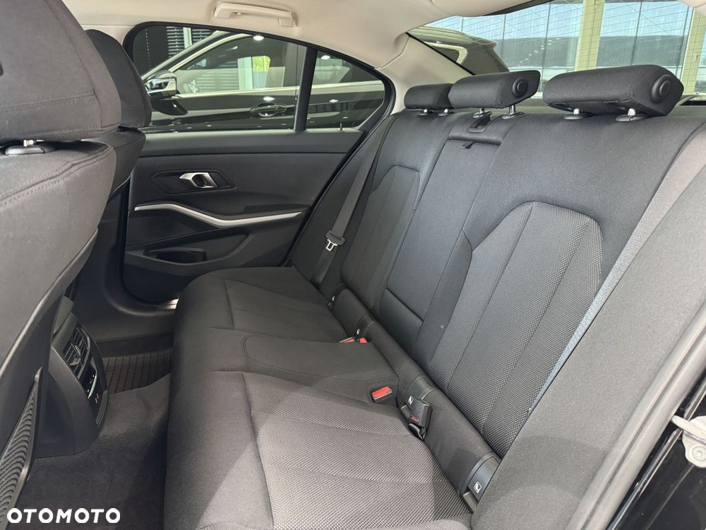 BMW Seria 3 318i Advantage - 13