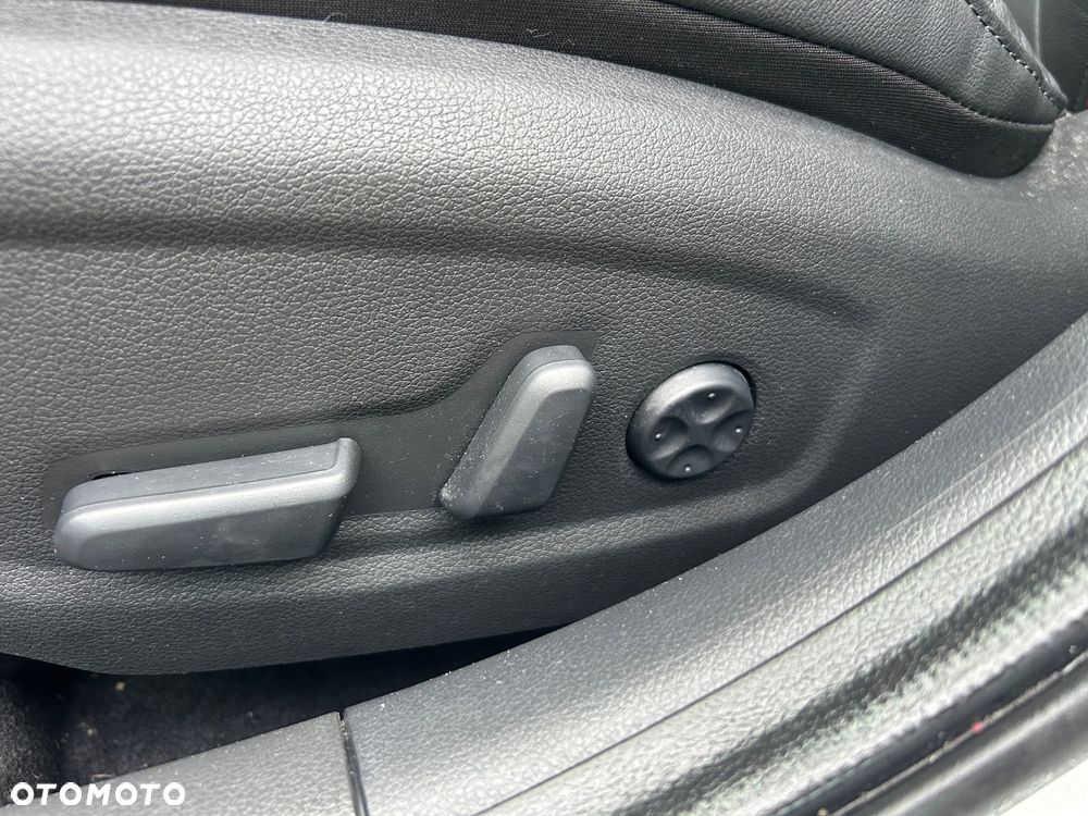 Hyundai i30 1.5 T-GDI 48V-Hybrid DCT N-Line - 12