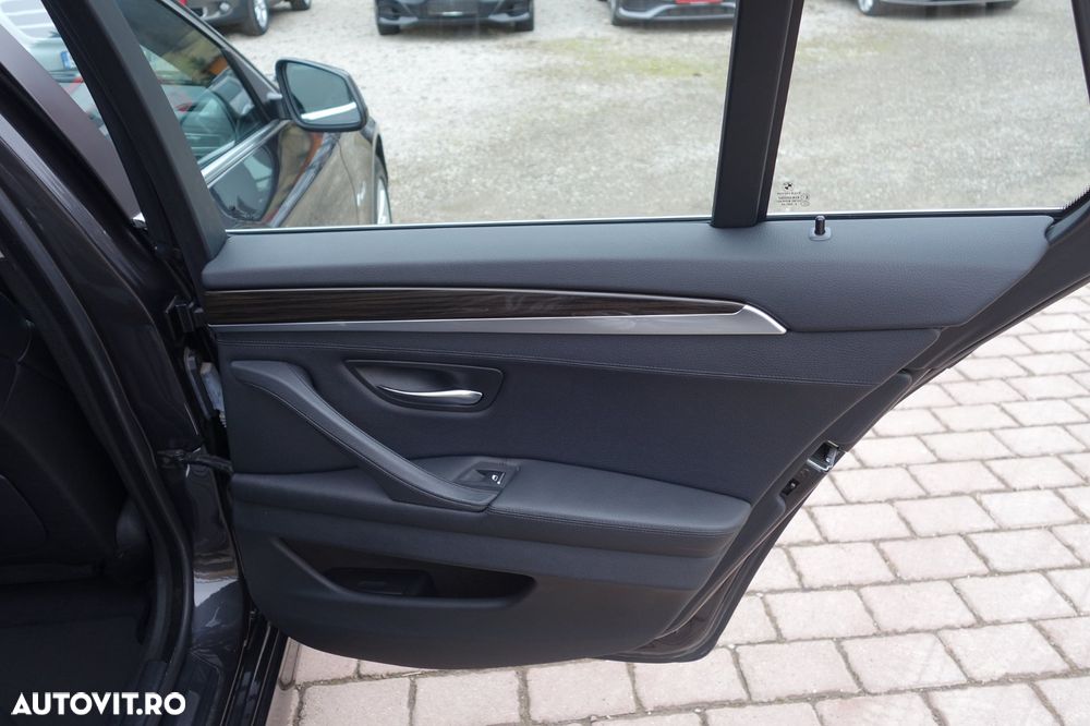 BMW Seria 5 530d xDrive - 36