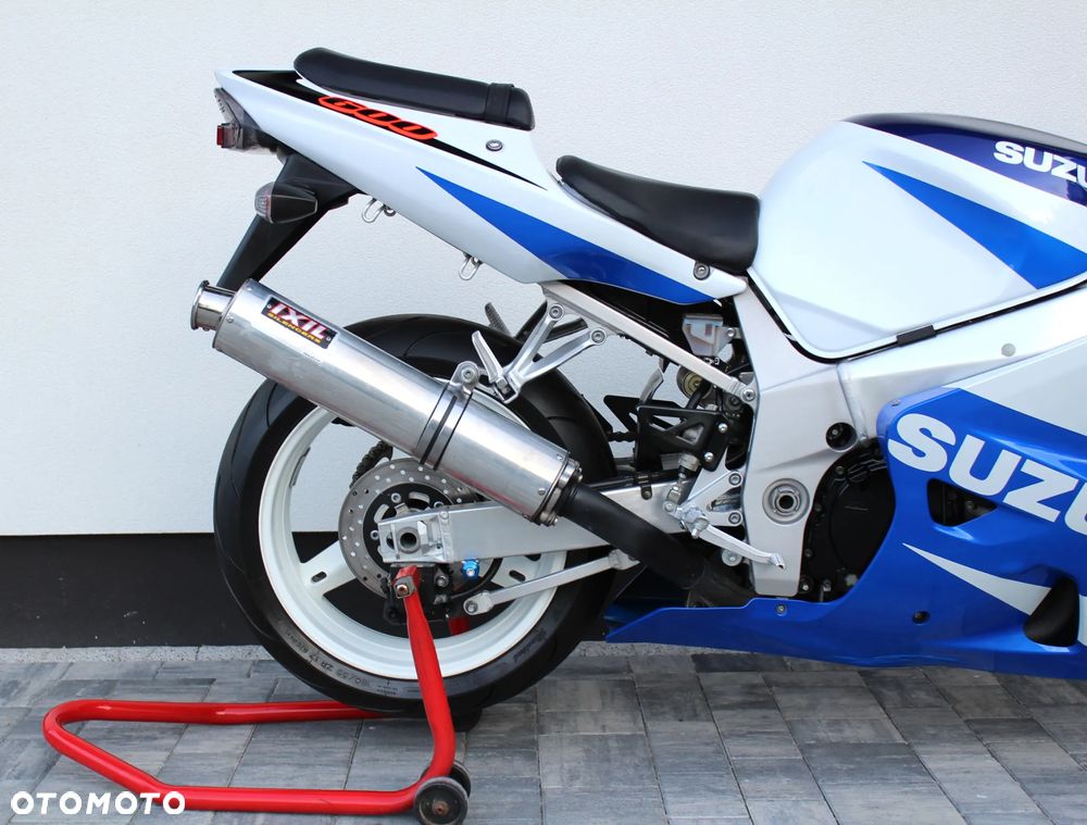 Suzuki GSX-R - 10