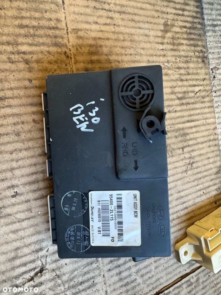 Liczniki hyundai benzyna -94003-2r030 1160113337010 -100zl  Komputer benzyna do benzyny 9030933129c  GFD-844cfs4   39112-2b100 ecu bosch 117.9.8 339  600zl  Wspomaganie elektryczne do hyundaia -1000zl 563002L700 2L56300700 4FDW0808 mpg0002A  31208 2L563-98080 FFDM0808 -100 zł kompletne  Radio  96160-2L200 -200zl  91940-2H130 08396D moduł sterownik zamka  -50zl  91950-2H530  91950-2H530-1008a08008 -100zl  Konsola deska pasy air bag komplet deska rozdzielcza sensor poduszki   -600zl  Panel klimatyzacji -200zl  Skrzynka bezpieczników -100zl  Szybka wysyłka paragon faktura Filtr powietrza do benzyny obudowa filtra powietrza dolot wąż Kolumna kierownicza - 7