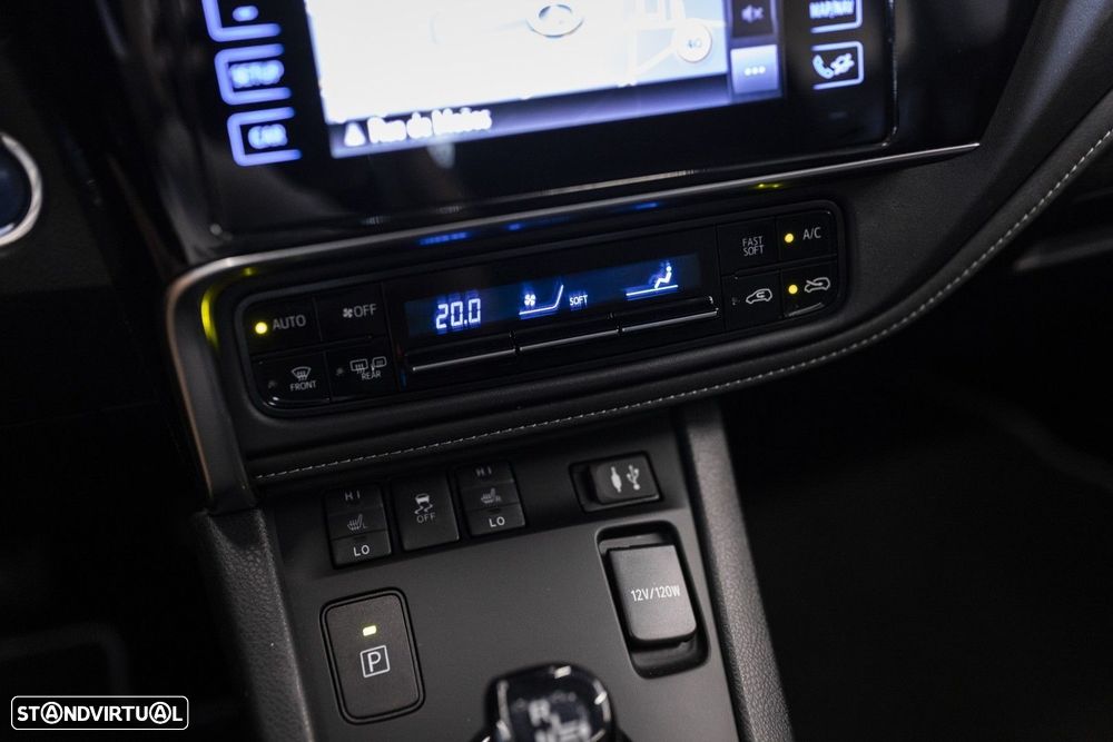 Toyota Auris Touring Sports 1.8 HSD Sport+Navi - 29