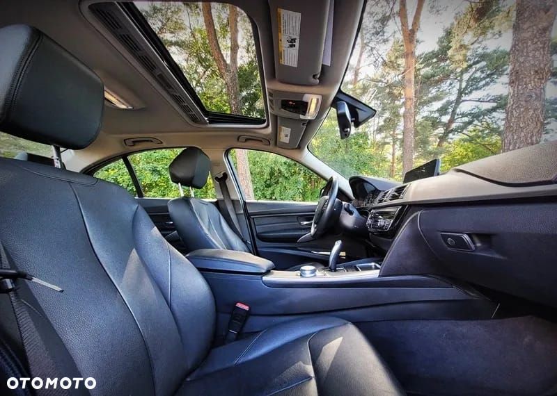 BMW Seria 3 320i - 15