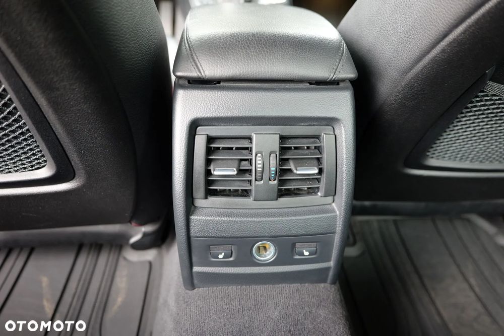 BMW Seria 3 335i xDrive Edition Sport - 15