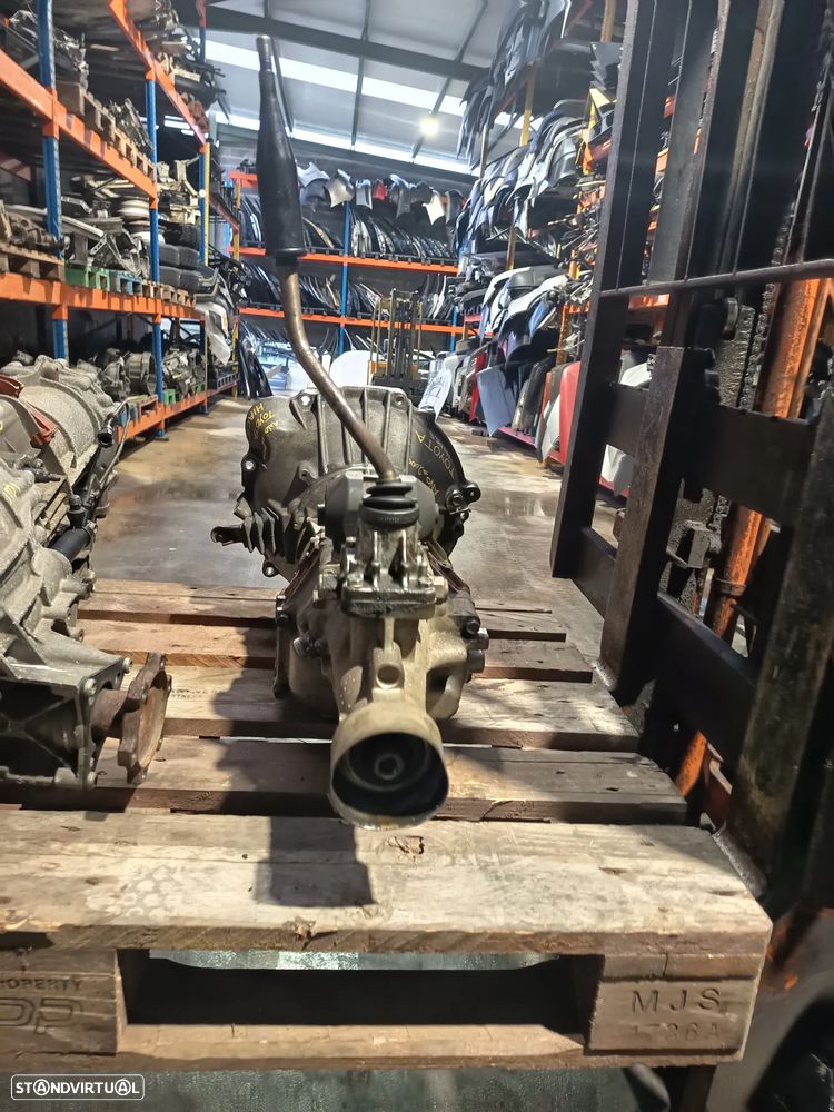 caixa velocidades Toyota Hiace motor 2L ano 2000 - 4