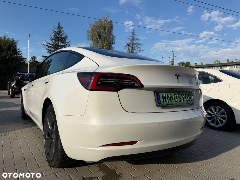 Tesla Model 3 - 5