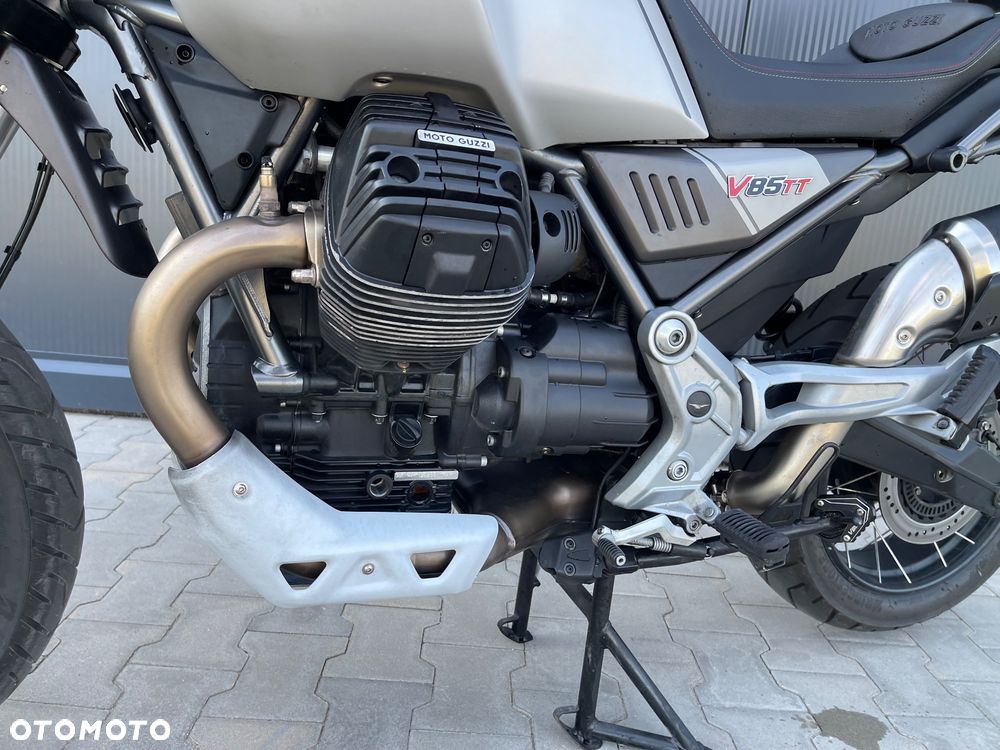 Moto Guzzi V85 - 6