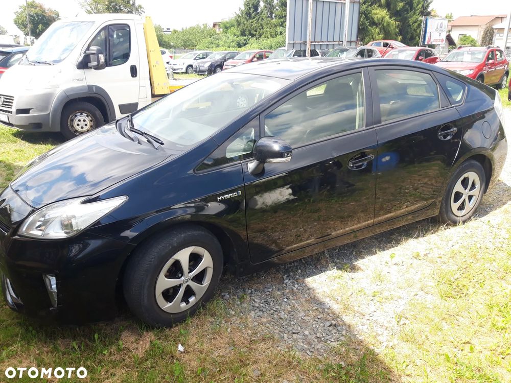 Toyota Prius (Hybrid) - 1