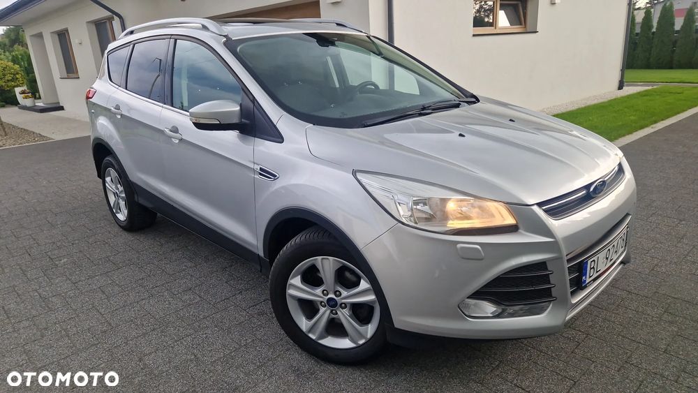 Ford Kuga 1.6 EcoBoost 2x4 Titanium - 25