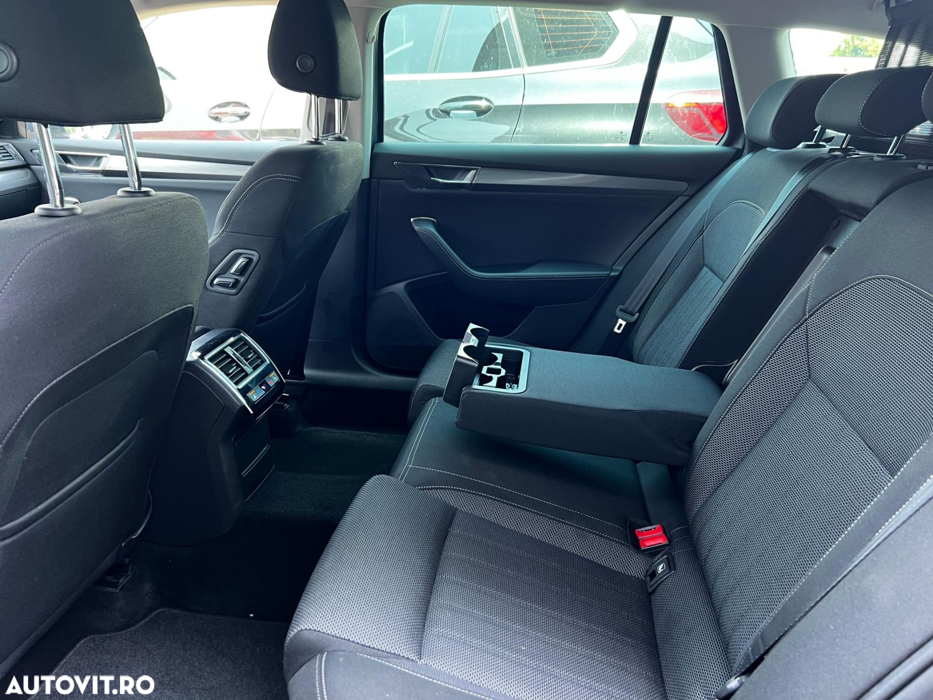 Skoda Superb Combi 1.4 TSI PHEV Style - 32