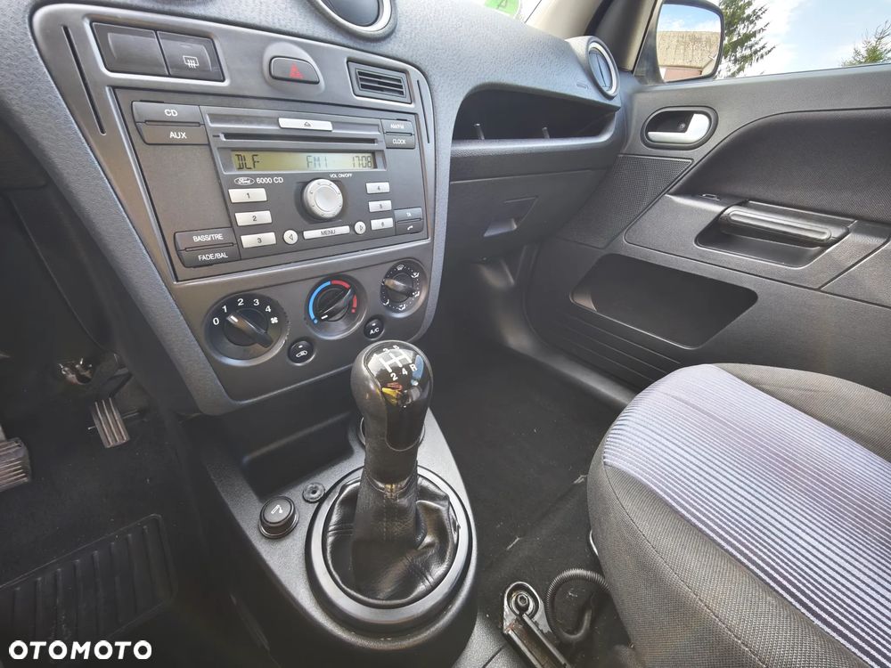 Ford Fusion 1.4 Ambiente - 28