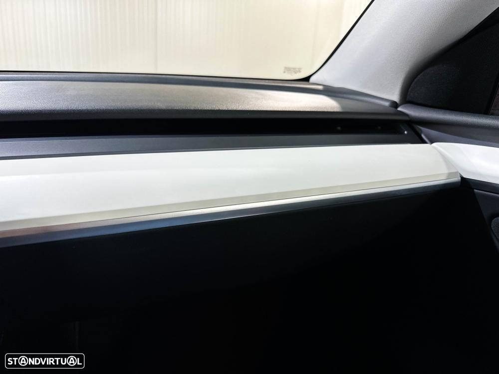 Tesla Model Y Standard - 31