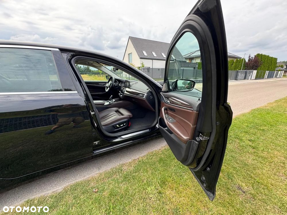 BMW Seria 5 520d Luxury Line - 9