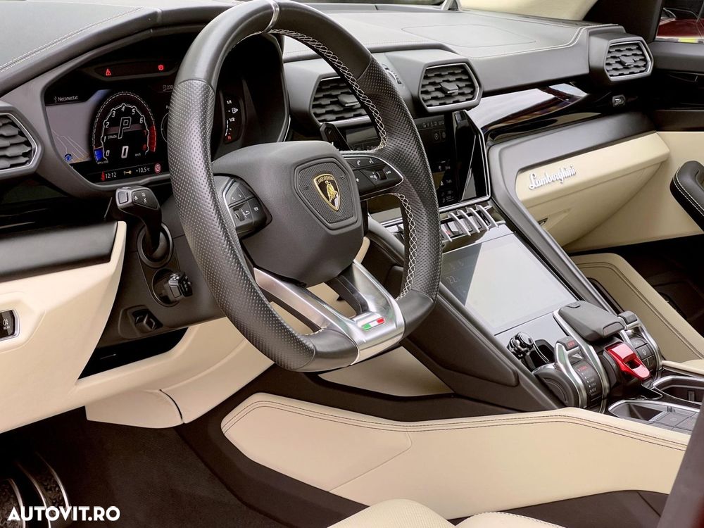 Lamborghini URUS - 12