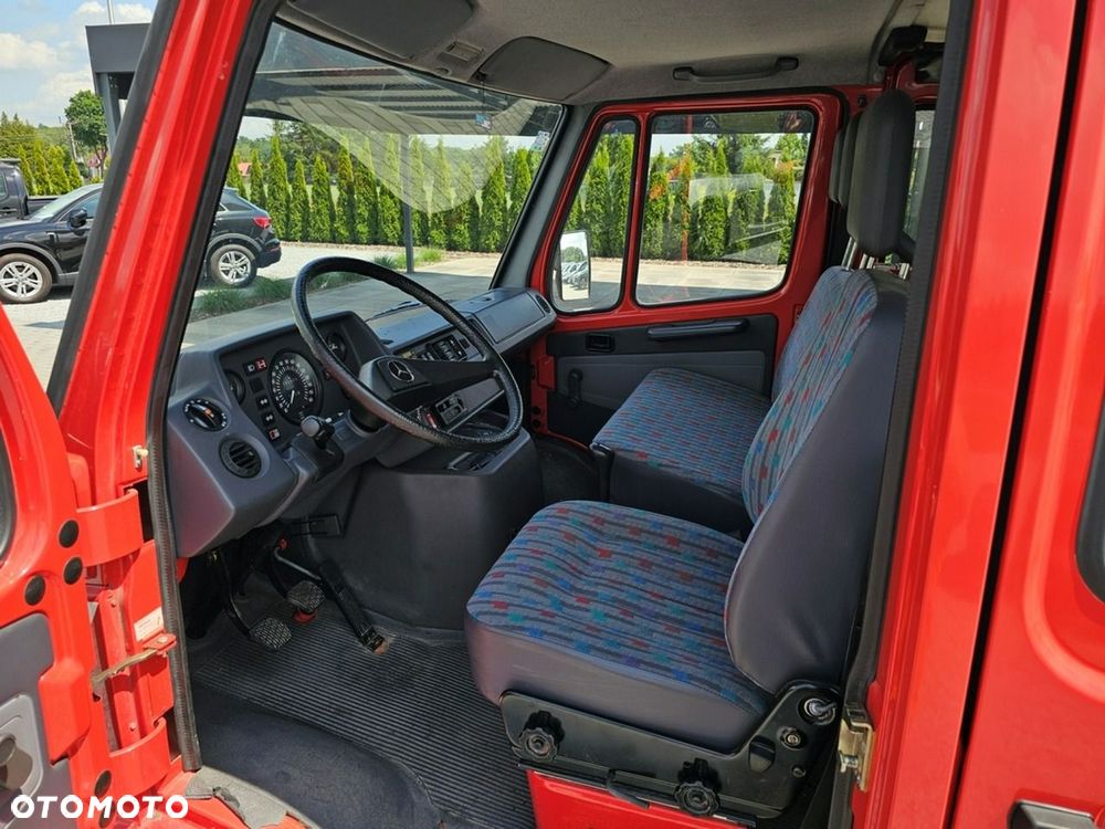 Mercedes-Benz 310 - 12