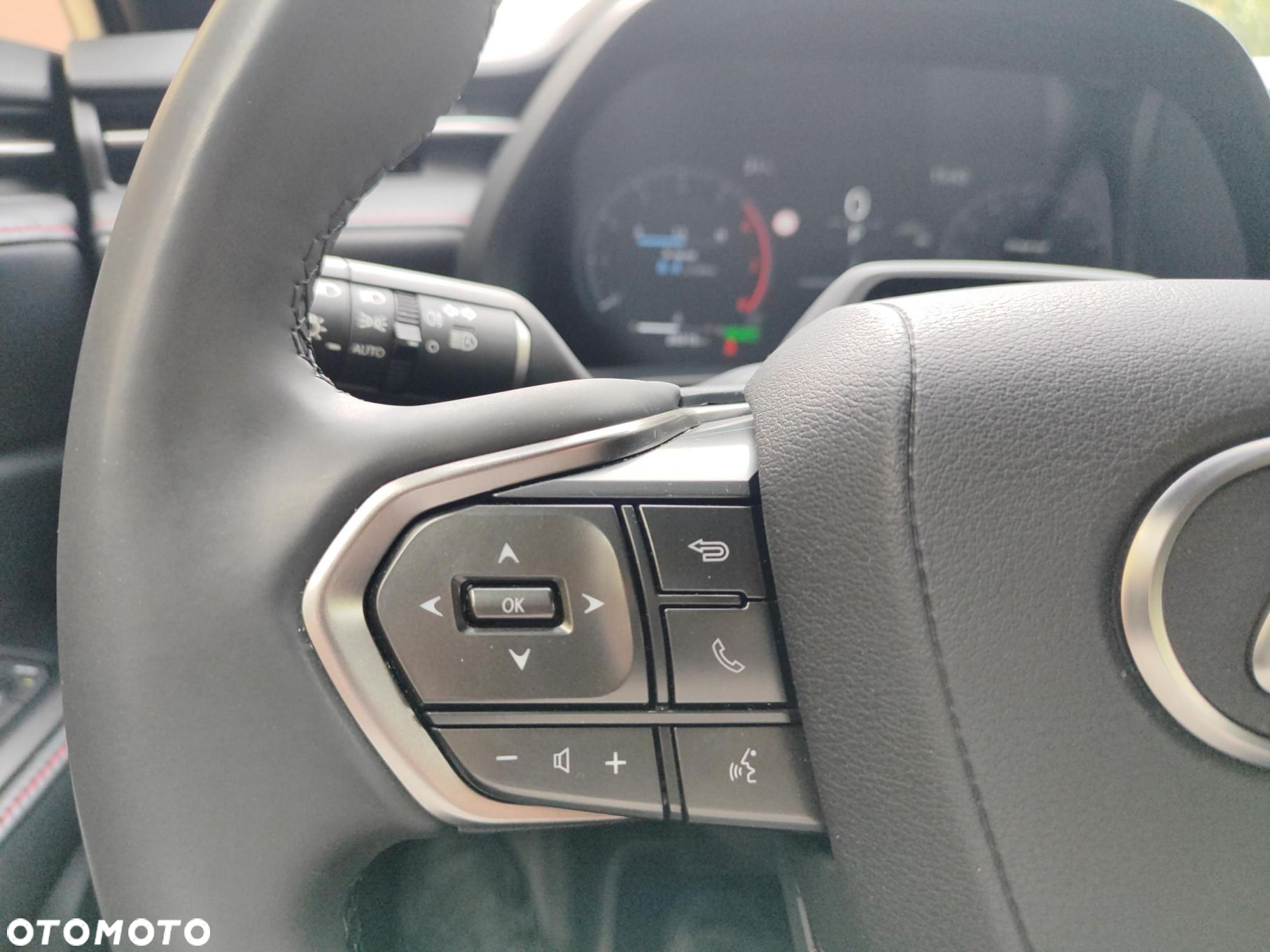Lexus LBX 1.5 Hybrid Emotion - 14