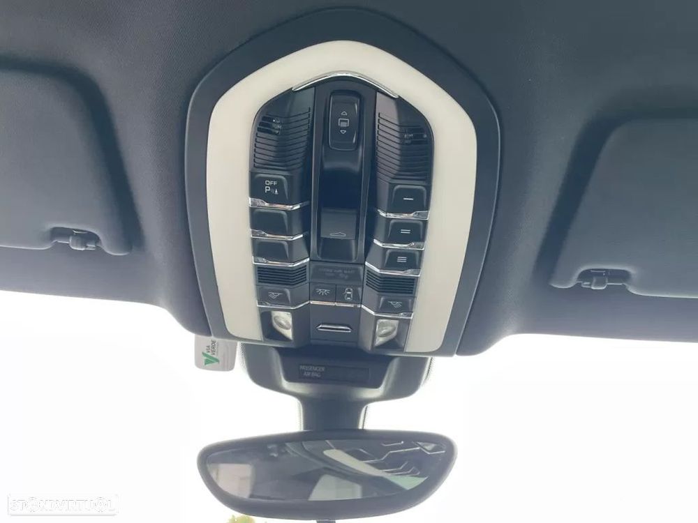 Porsche Macan S - 35