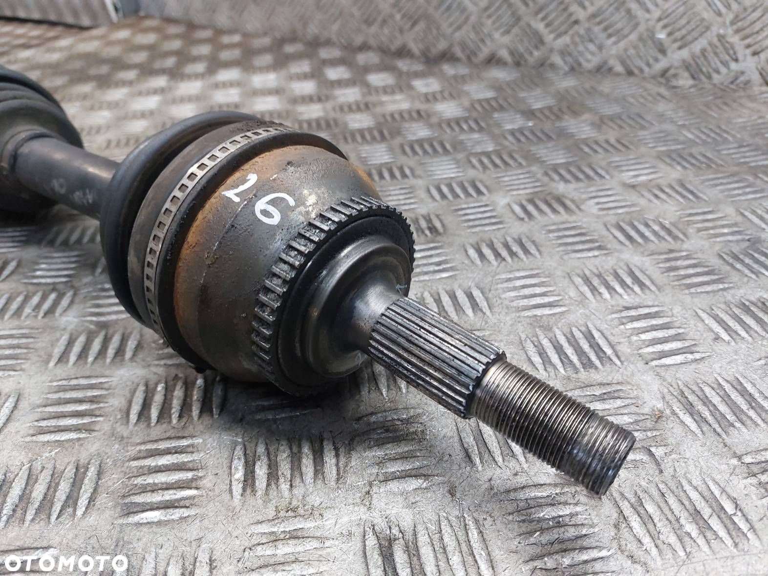 PÓŁOŚ LEWY PRZÓD 5B VOLVO V70 I S70 I 2.5 TDI P9163581 - 2