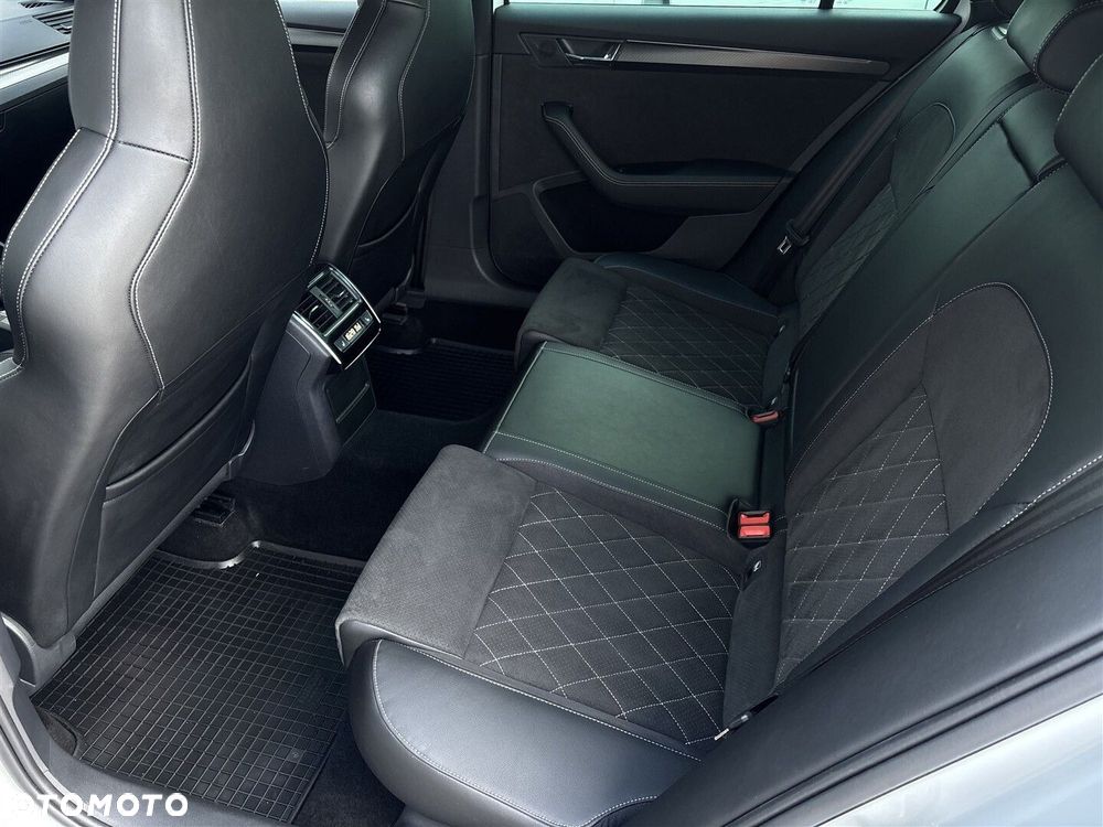 Skoda Superb 2.0 TSI 4x4 Sportline DSG - 12