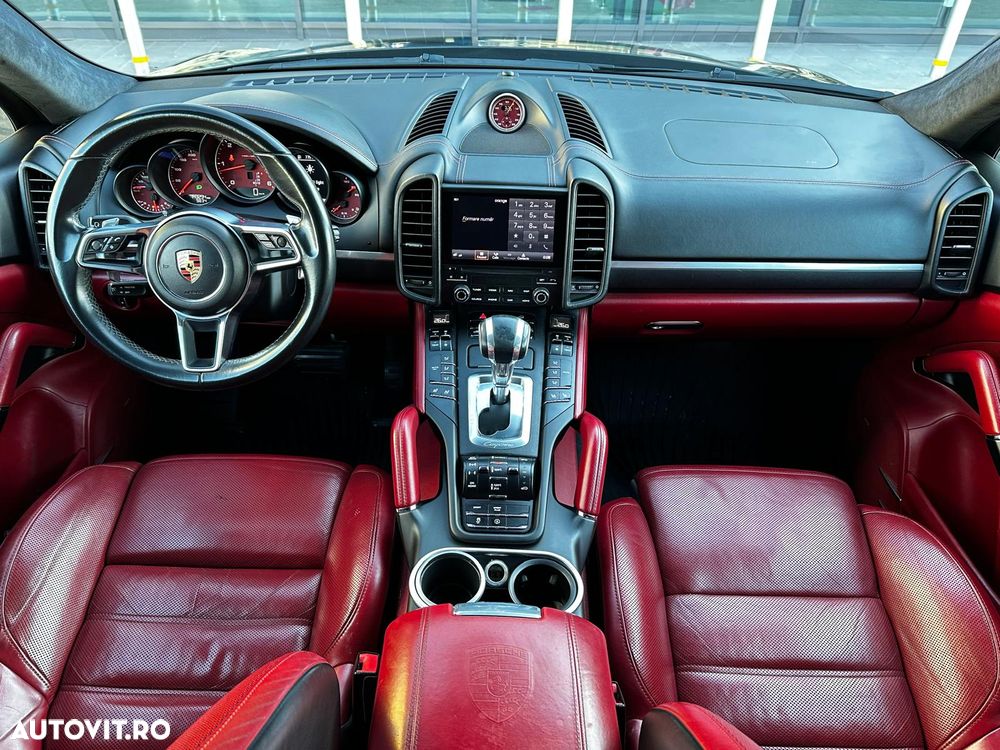 Porsche Cayenne - 9
