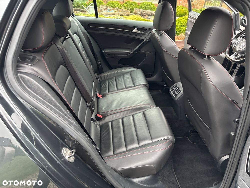 Volkswagen Golf GTI BlueMotion Technology DSG - 16