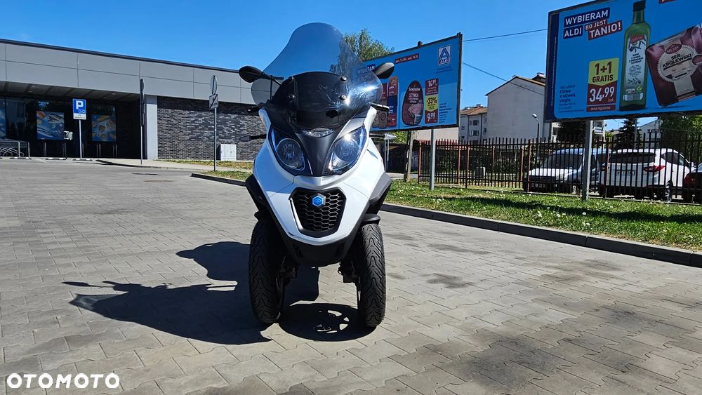Piaggio MP-3 - 7