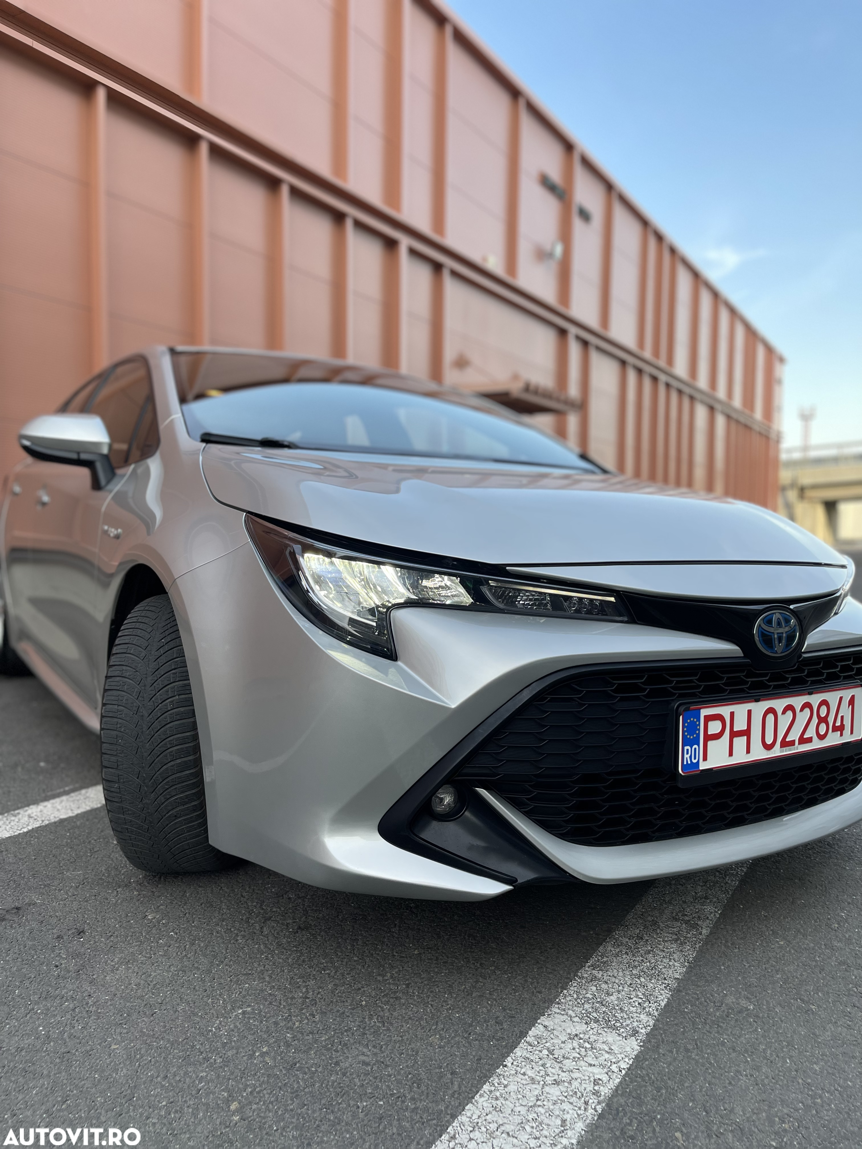 Toyota Corolla 1.8 HSD Business - 19