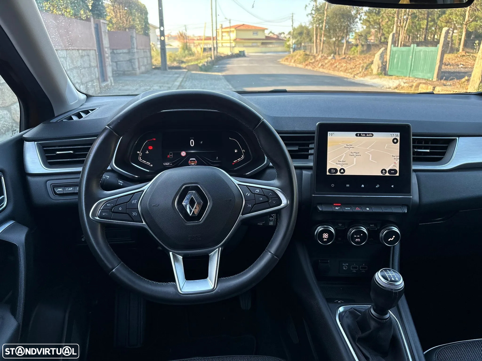 Renault Captur 1.0 TCe Exclusive Bi-Fuel - 17