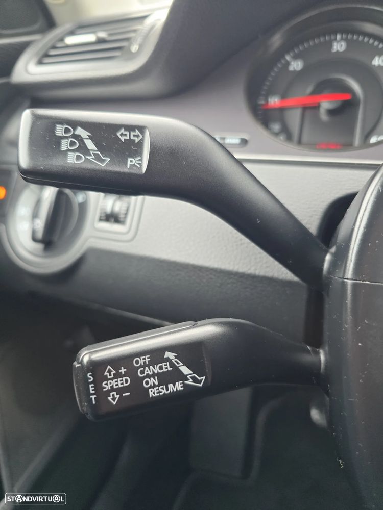 VW Passat 1.9 TDi Confortline - 16