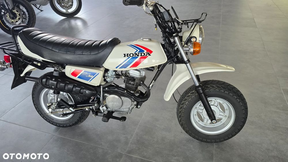 Honda C - 24