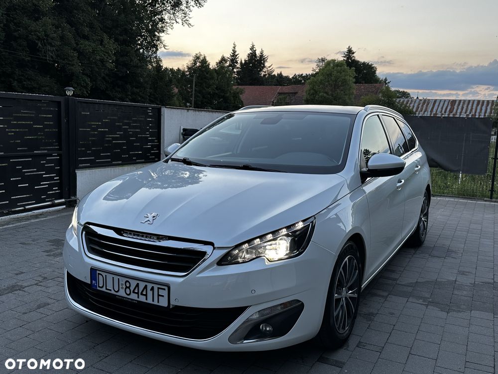 Peugeot 308 - 8