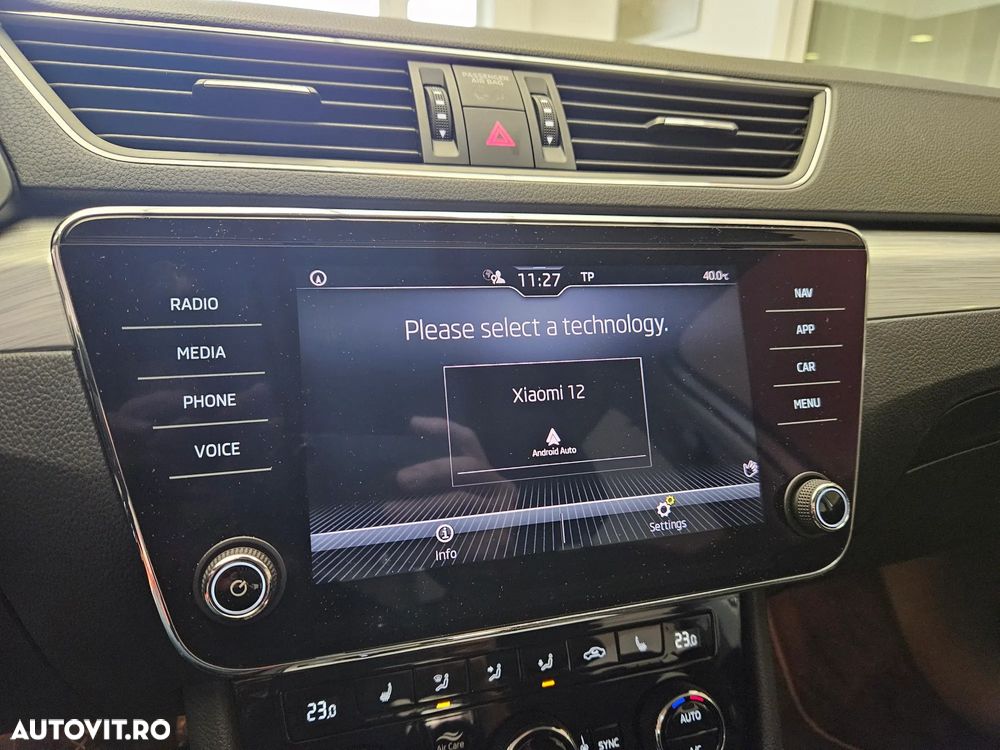 Skoda Superb 2.0 TDI DSG Ambition - 28