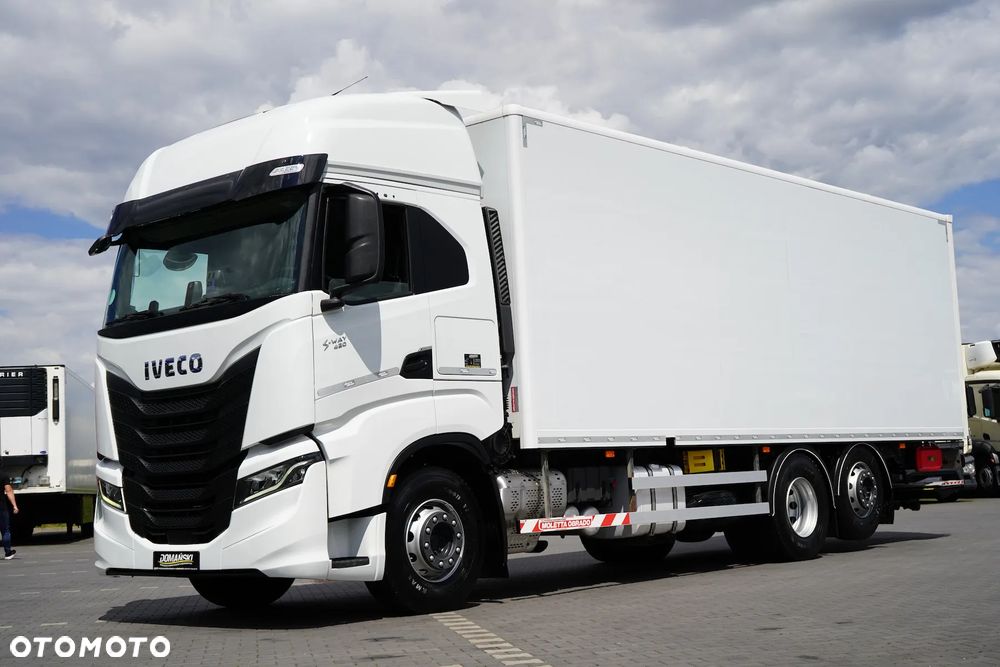 Iveco / S-WAY / 420 / E 6 / KONTENER + WINDA / 20 PALET / RETARDER / OŚ SKRĘTNA / ROLETA - 36