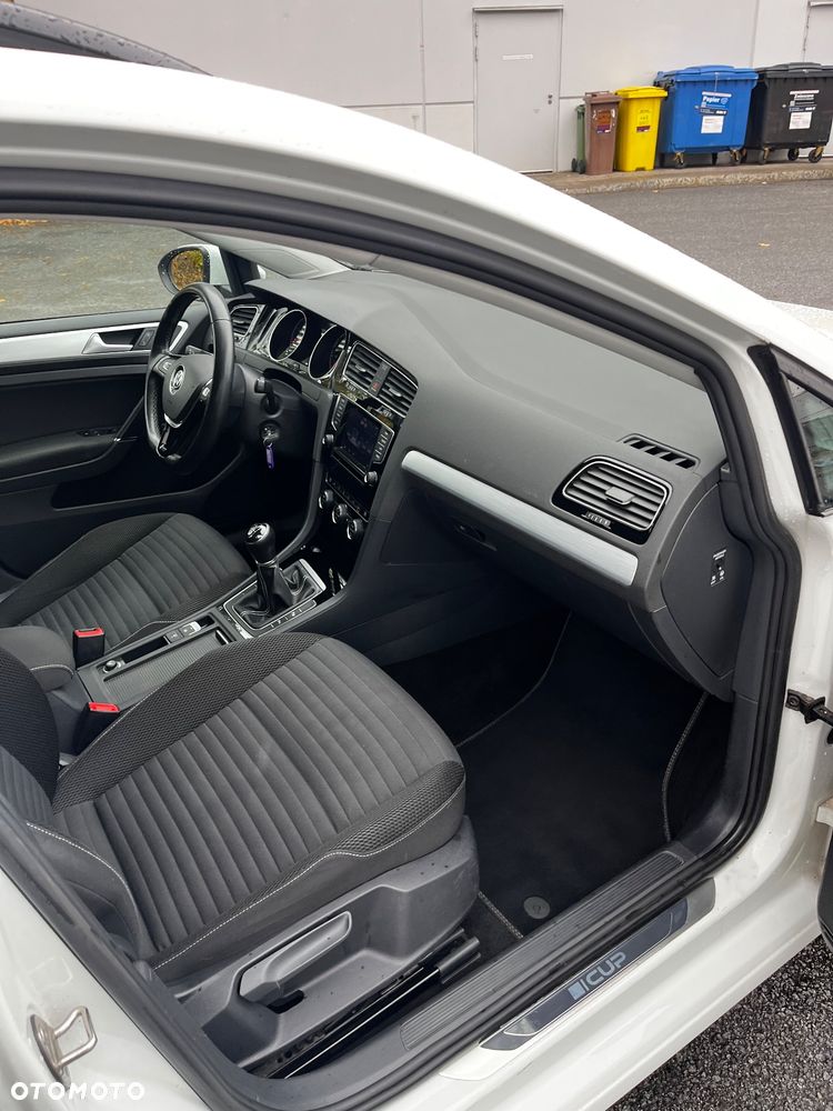 Volkswagen Golf 1.6 BlueTDI Comfortline - 12