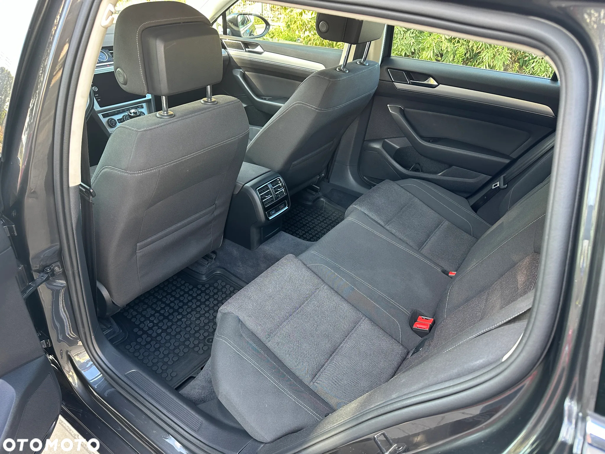 Volkswagen Passat - 10