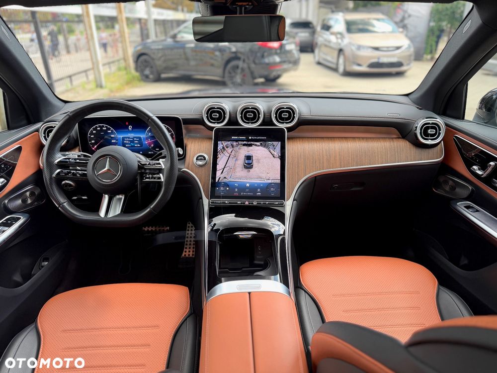 Mercedes-Benz GLC 300 4Matic 9G-TRONIC AMG Line Advanced - 26