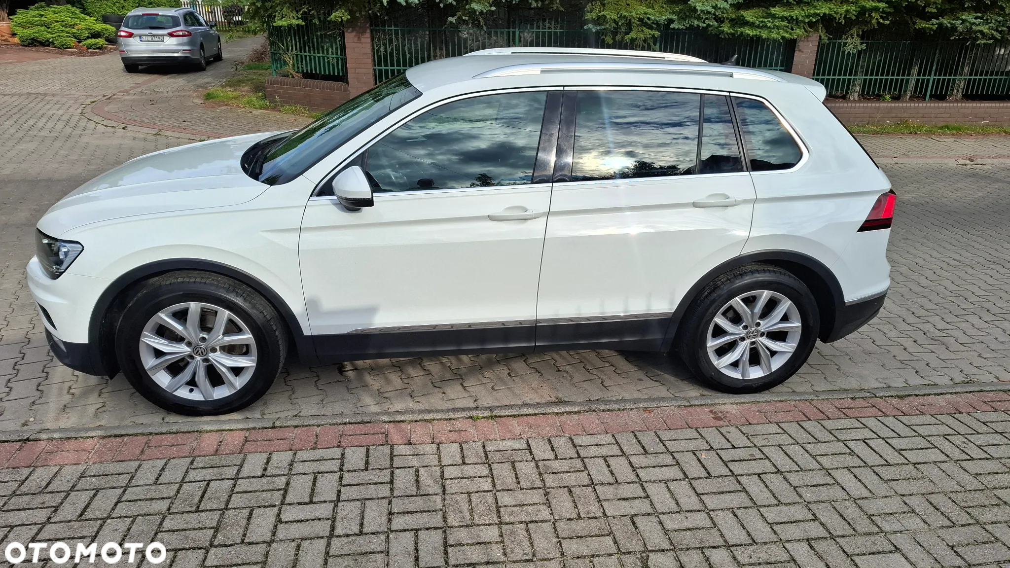 Volkswagen Tiguan - 2