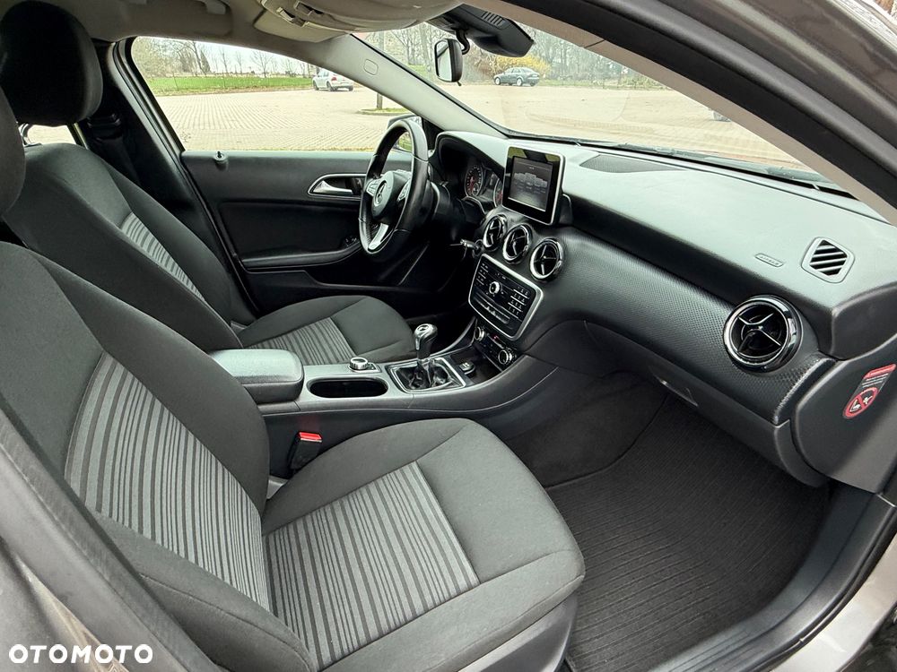Mercedes-Benz Klasa A 180 d Activity Edition - 18