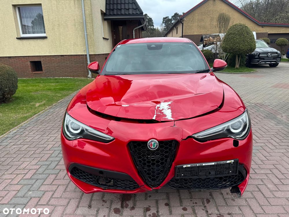 Alfa Romeo Stelvio 2.0 Turbo 16V AT8-Q4 Estrema - 2