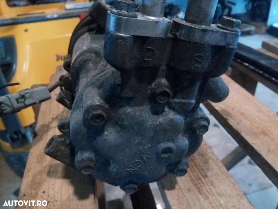 Compresor AC 1.5dci 8200866437 Renault Clio Kangoo Qashqai Micra 1.5dci Modus 1.5dci euro 3 euro 4 - 7