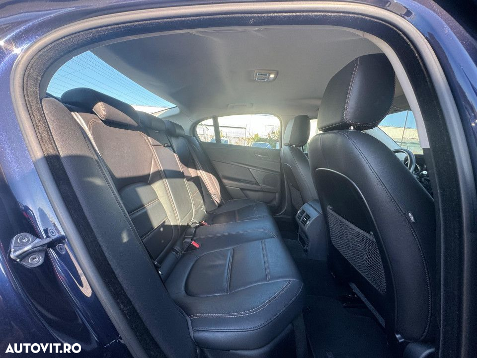 Jaguar XE 20d Aut. Prestige - 17