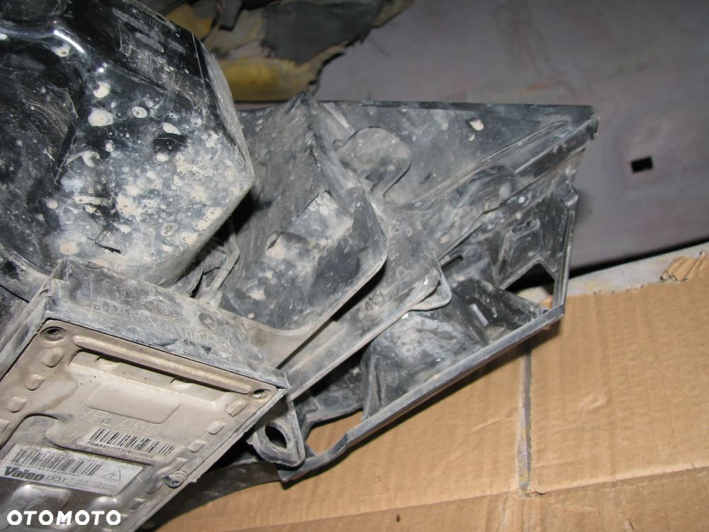 RENAULT MEGANE II LAMPA PRAWA PRZEDNIA PRZÓD XENON KSENON 89307040 - 4