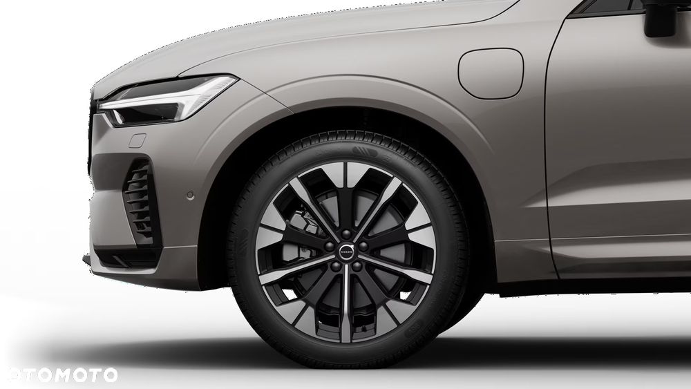 Volvo XC 60 T6 Plug-In Hybrid AWD Ultra Dark - 19