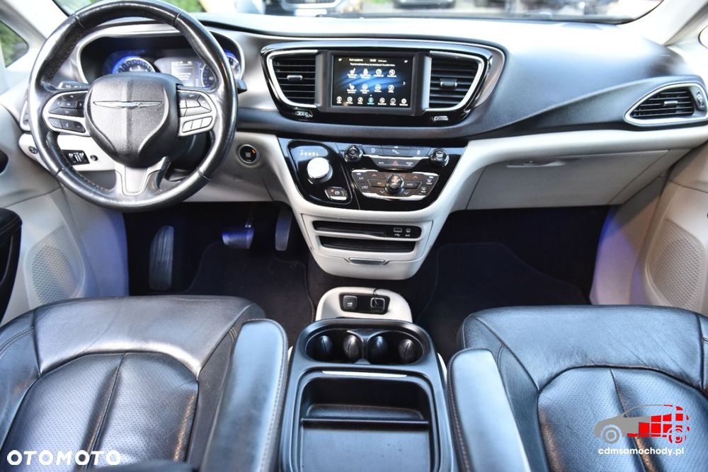 Chrysler Pacifica - 25